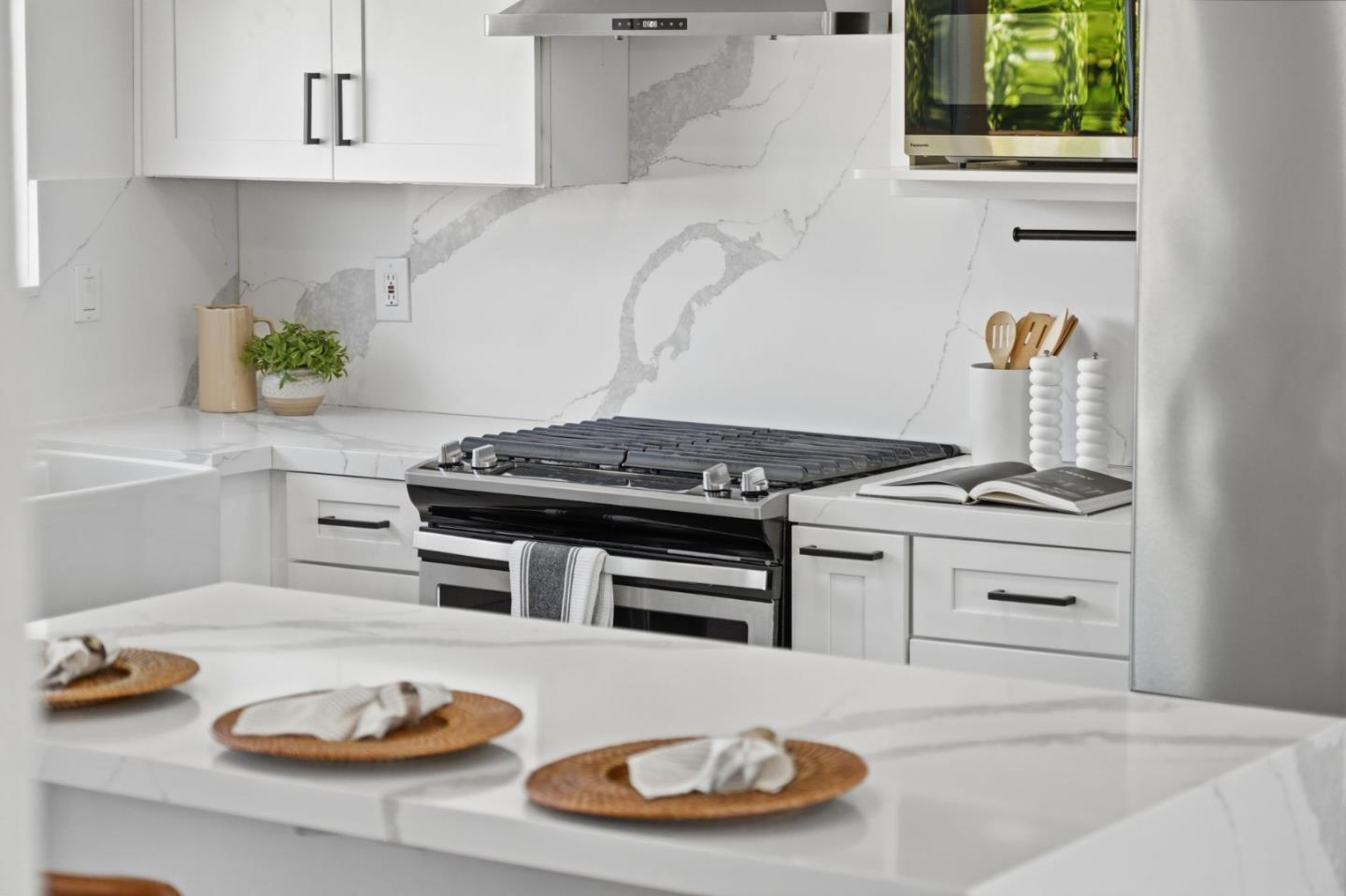 4610 Capitola Avenue