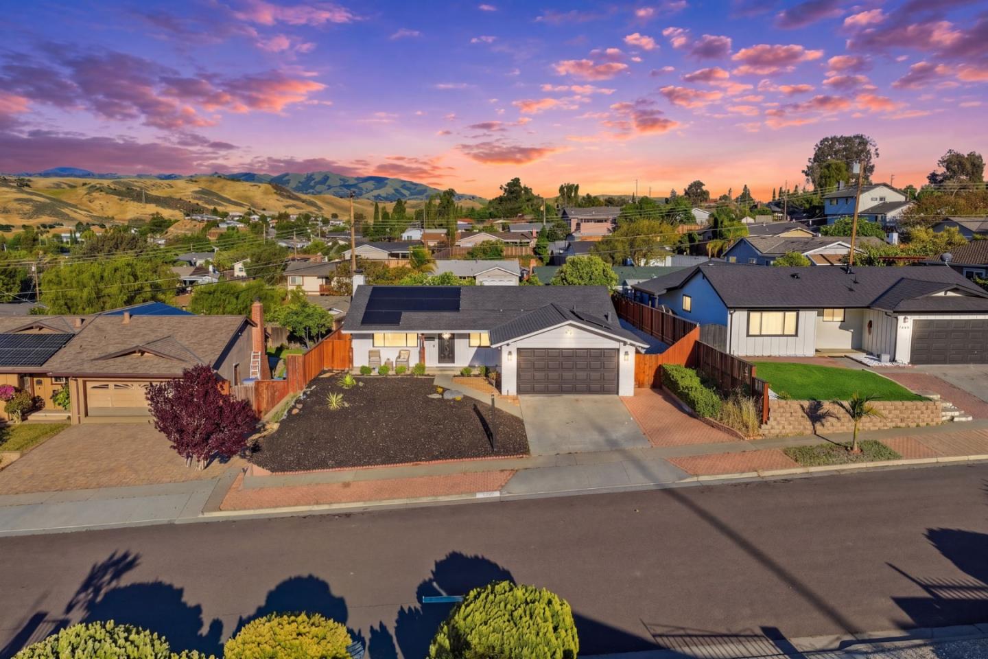 4610 Capitola Avenue