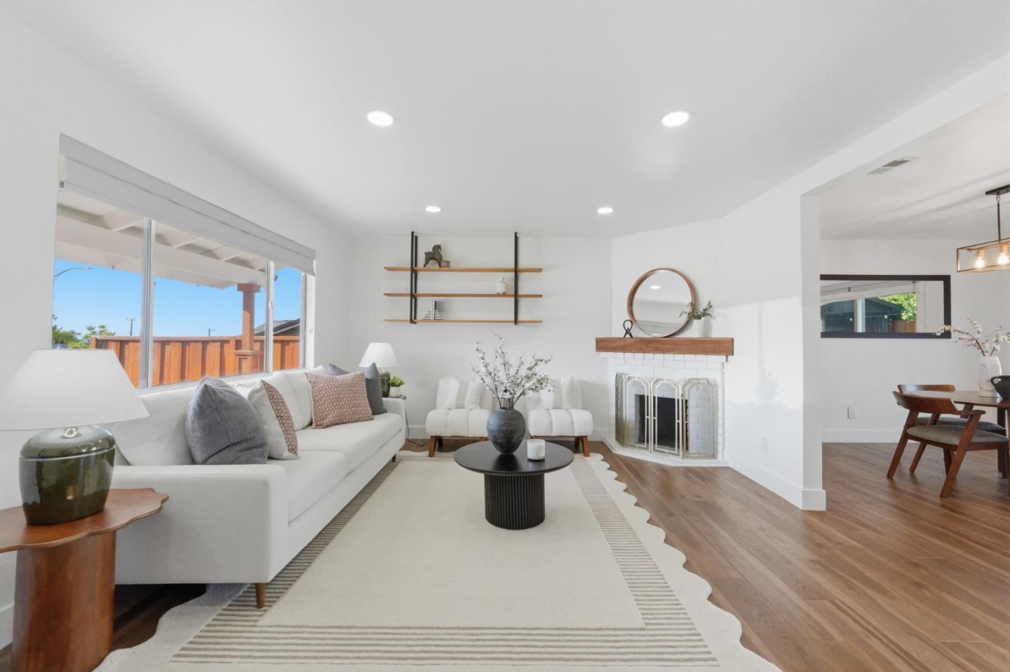 4610 Capitola Avenue