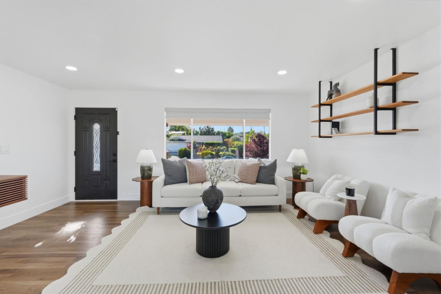 4610 Capitola Avenue