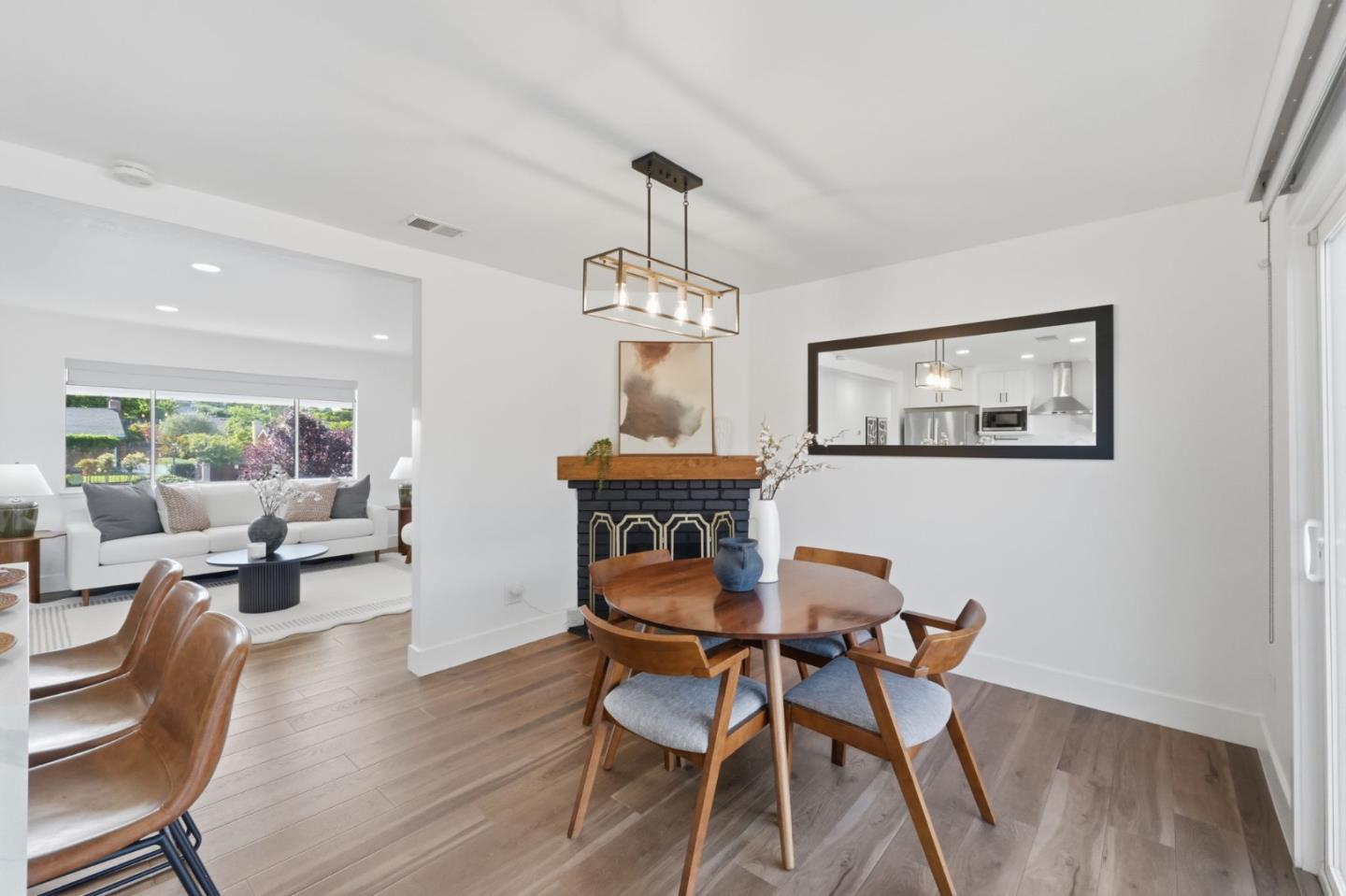 4610 Capitola Avenue