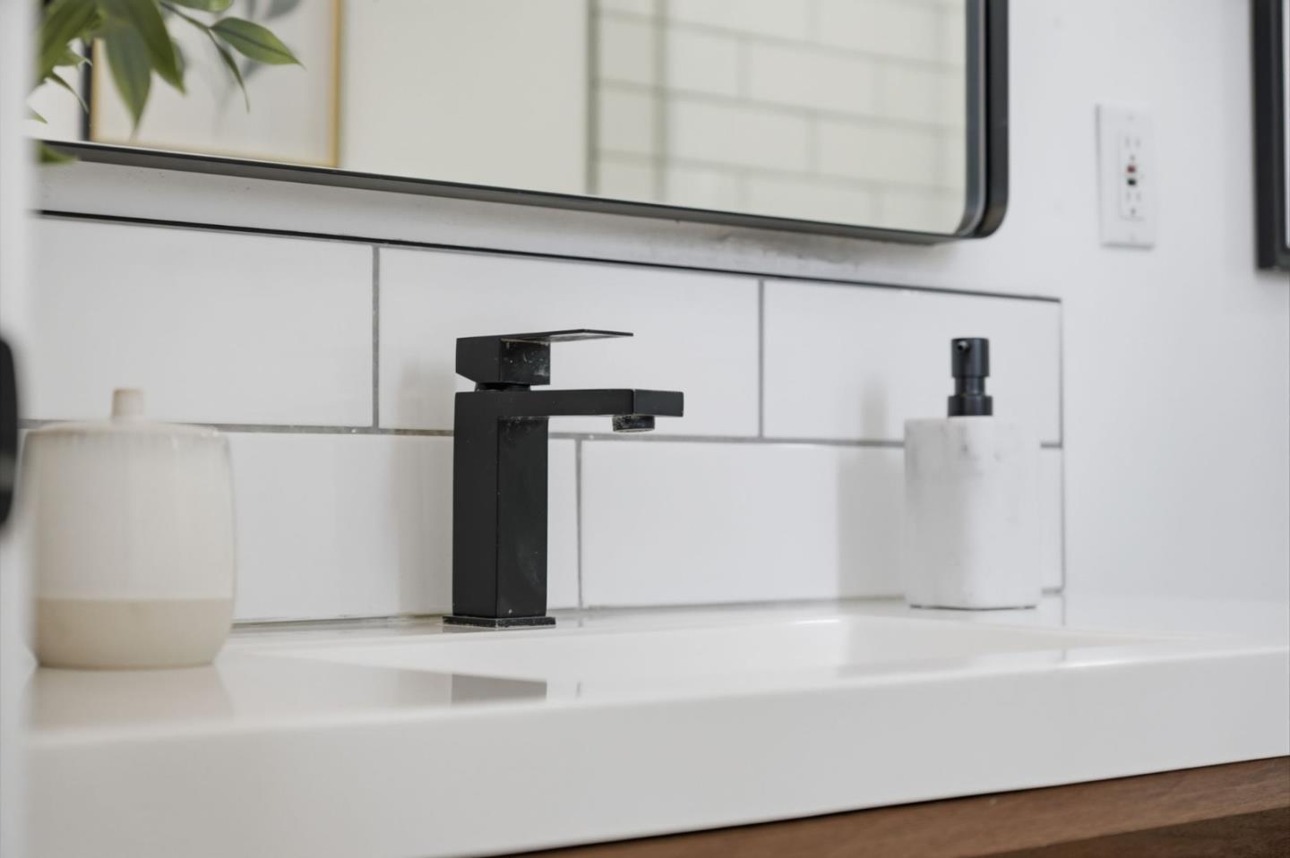 4610 Capitola Avenue