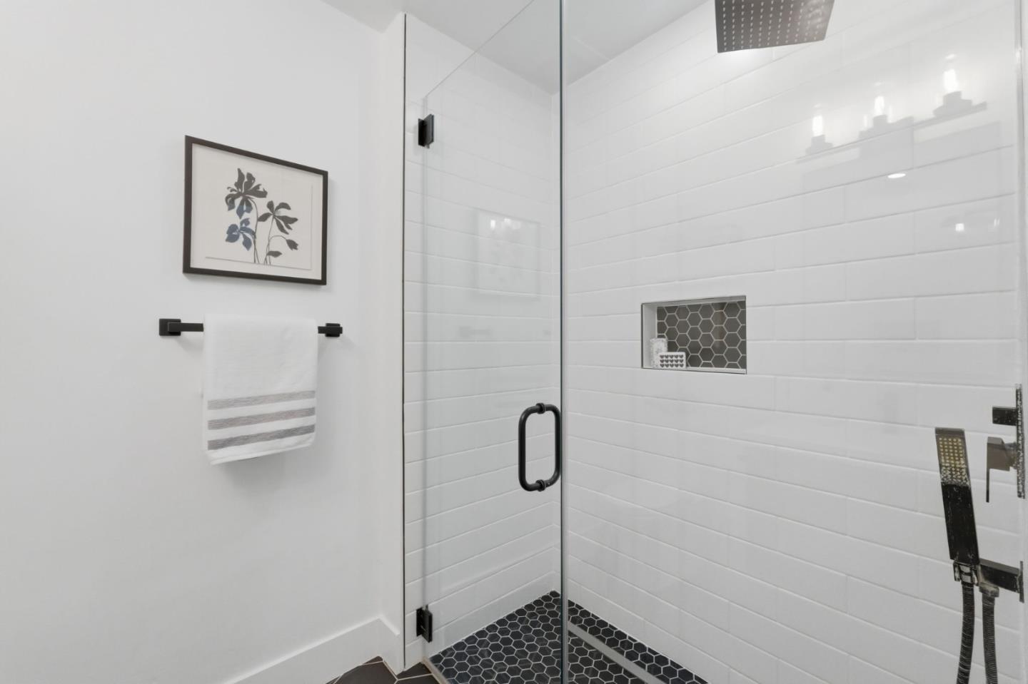 4610 Capitola Avenue