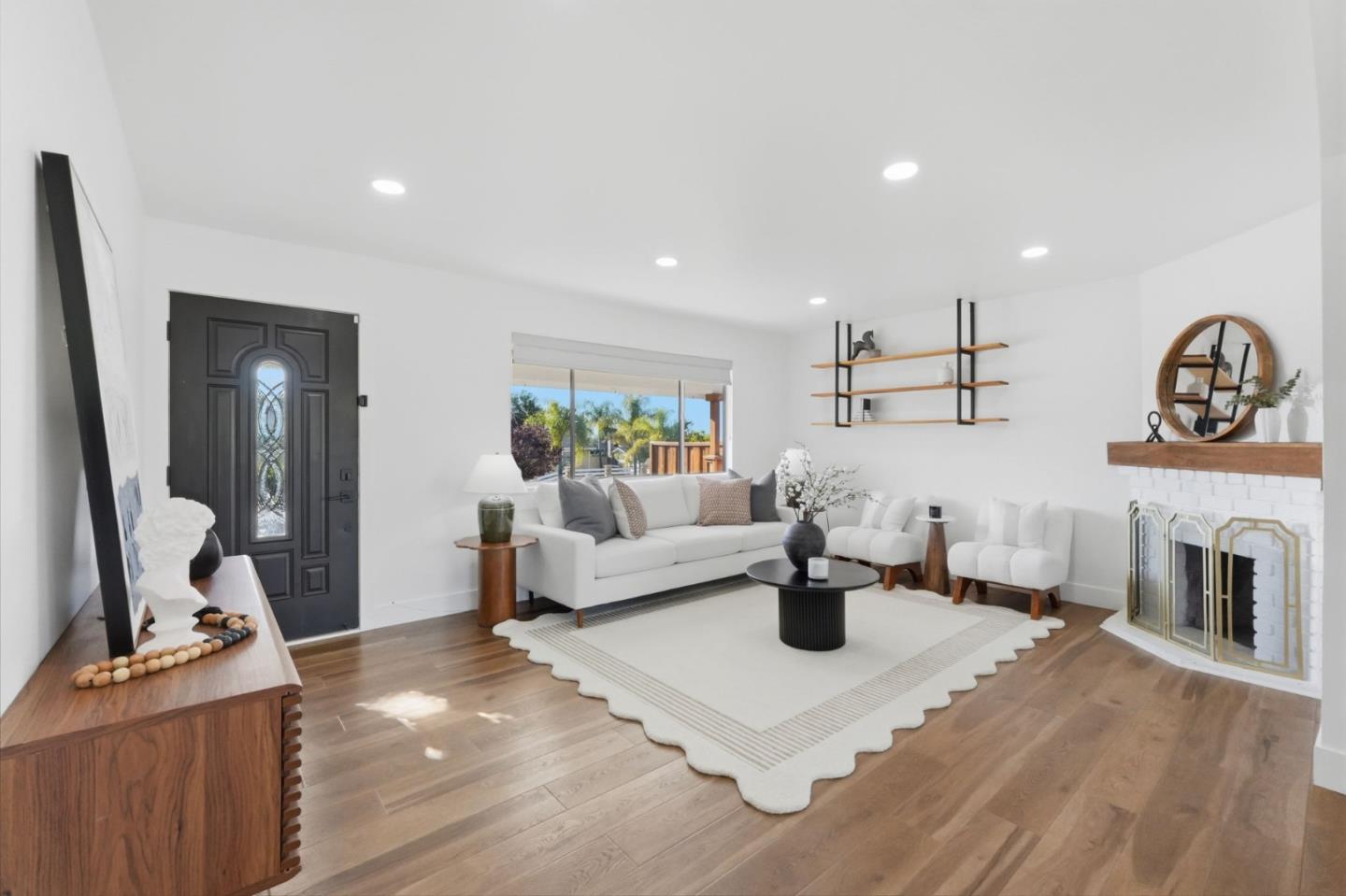 4610 Capitola Avenue