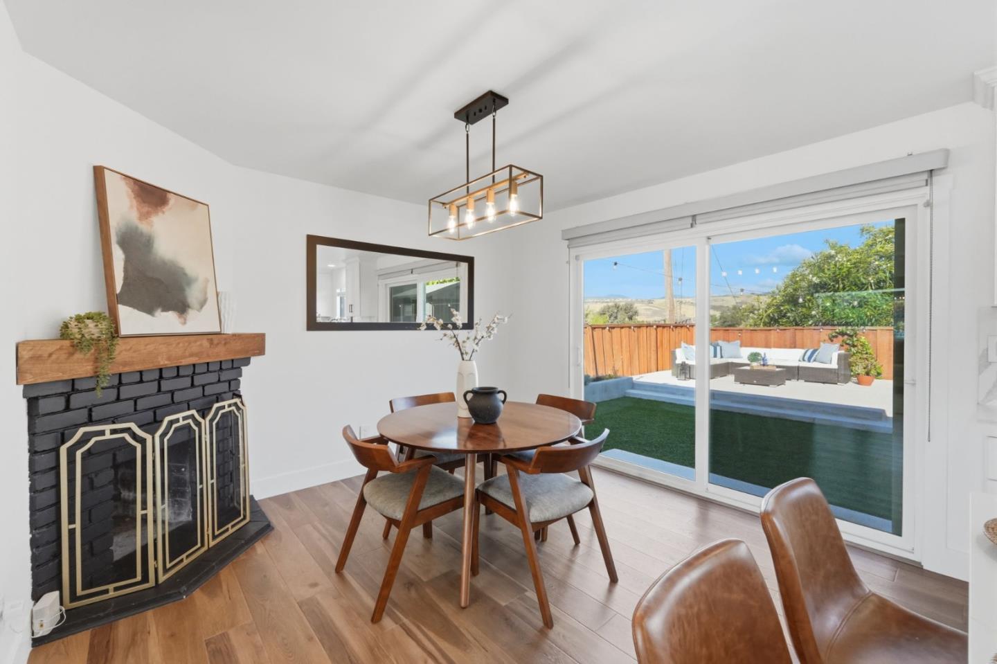 4610 Capitola Avenue