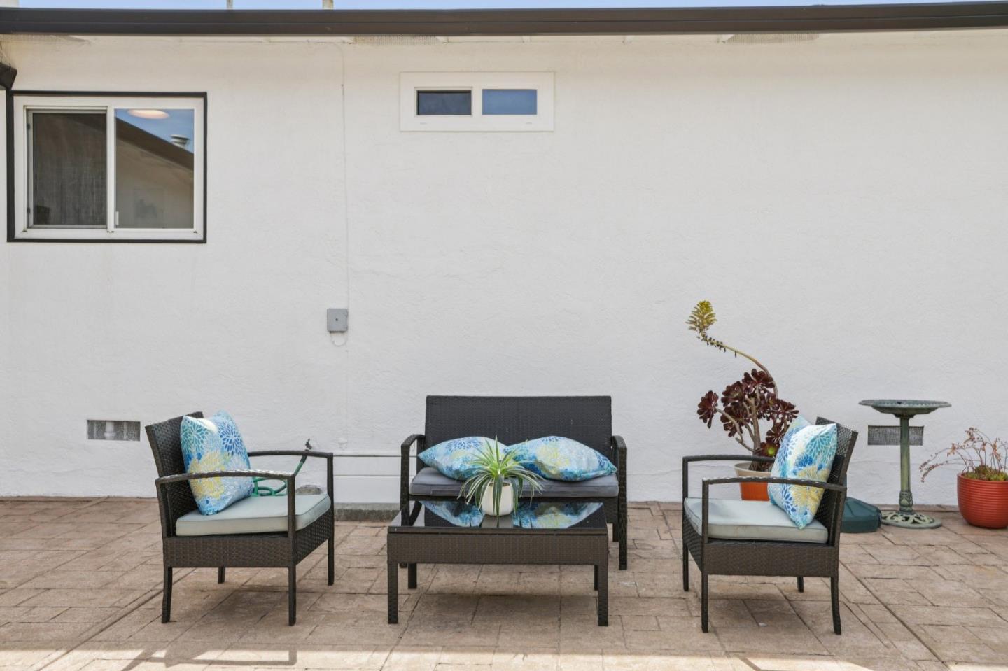 18263 Melrose Avenue