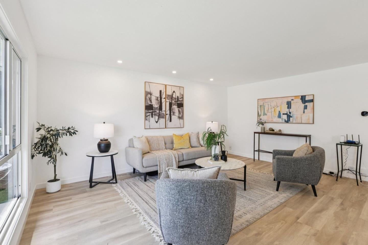 18263 Melrose Avenue