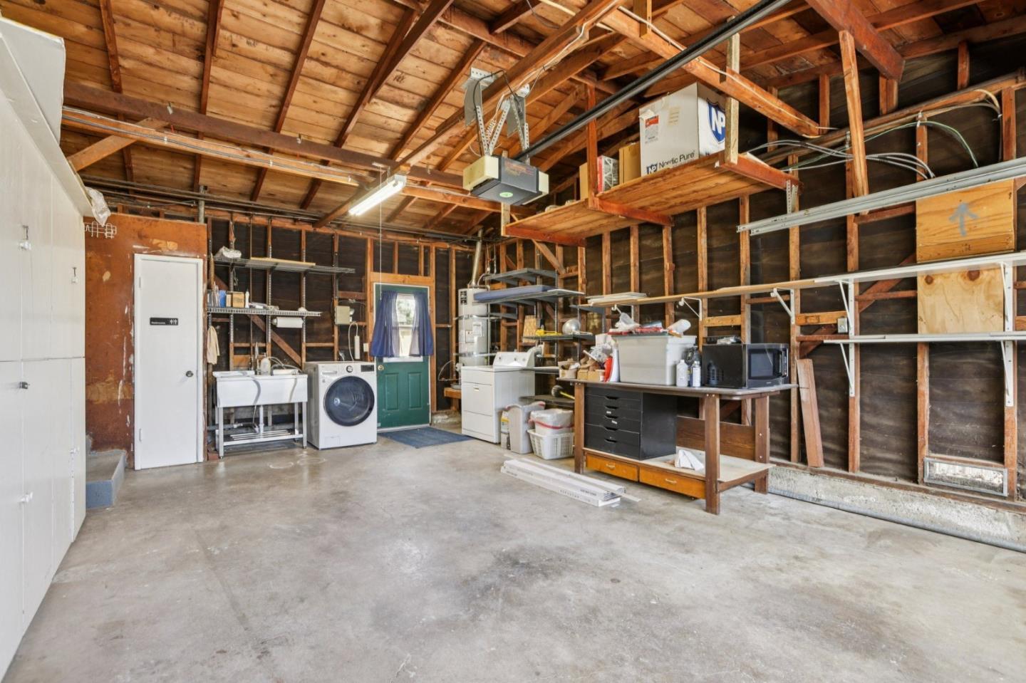 18263 Melrose Avenue