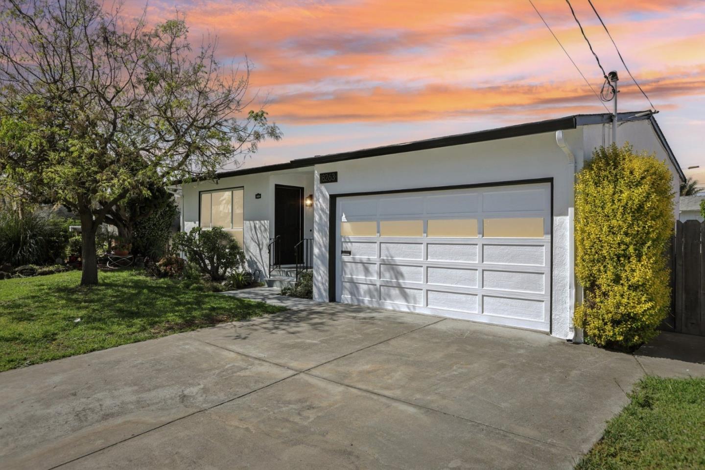 18263 Melrose Avenue