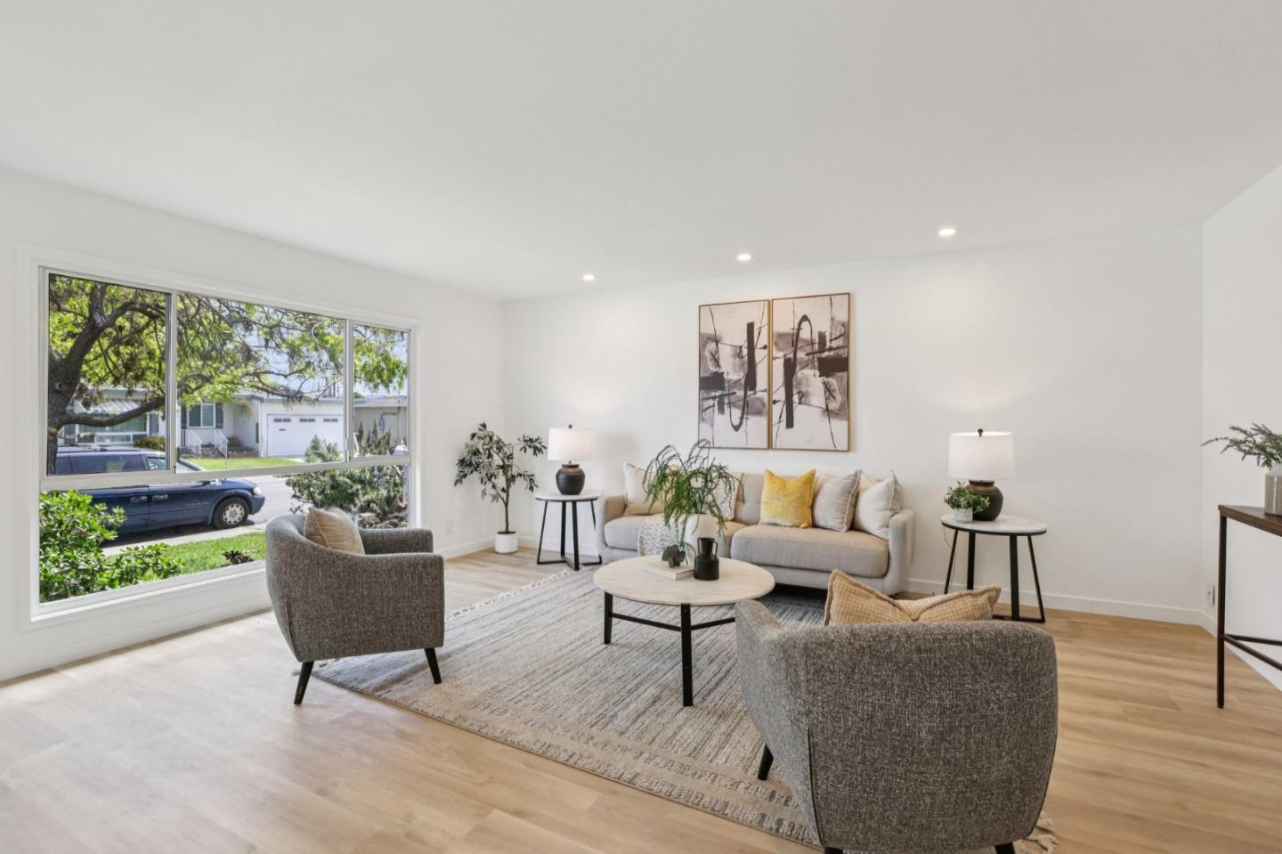 18263 Melrose Avenue