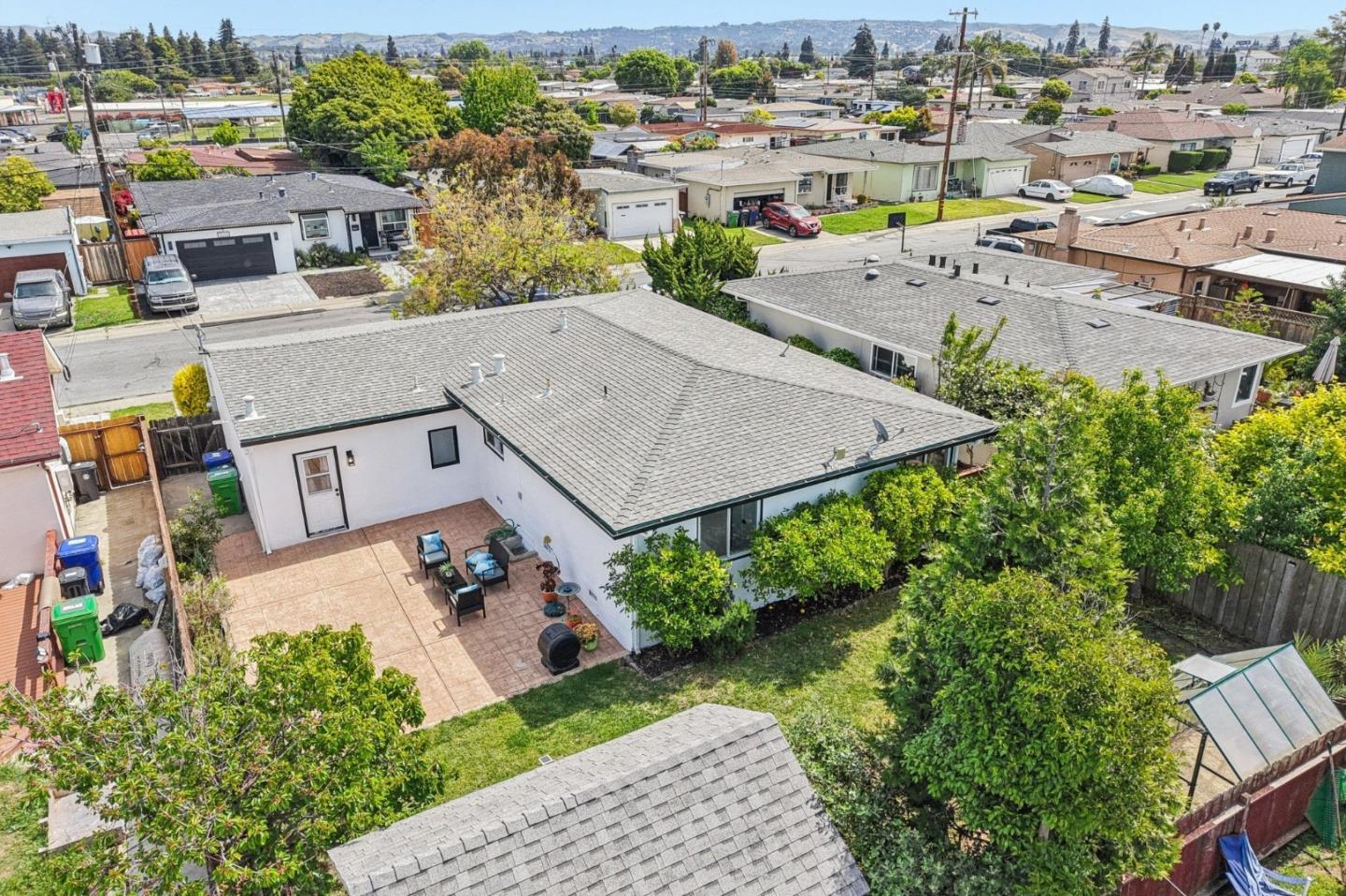 18263 Melrose Avenue