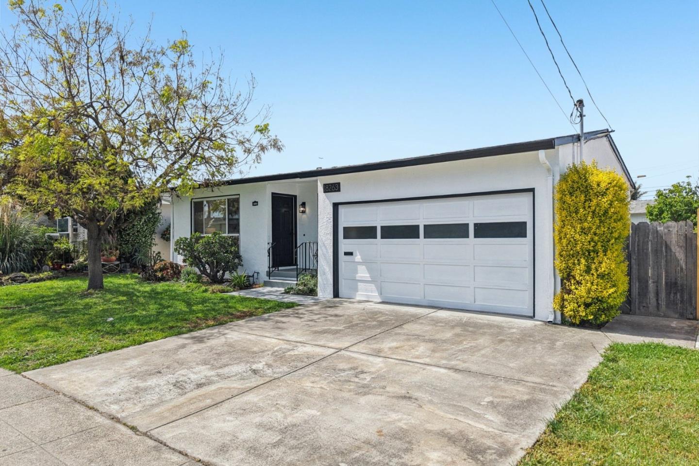 18263 Melrose Avenue