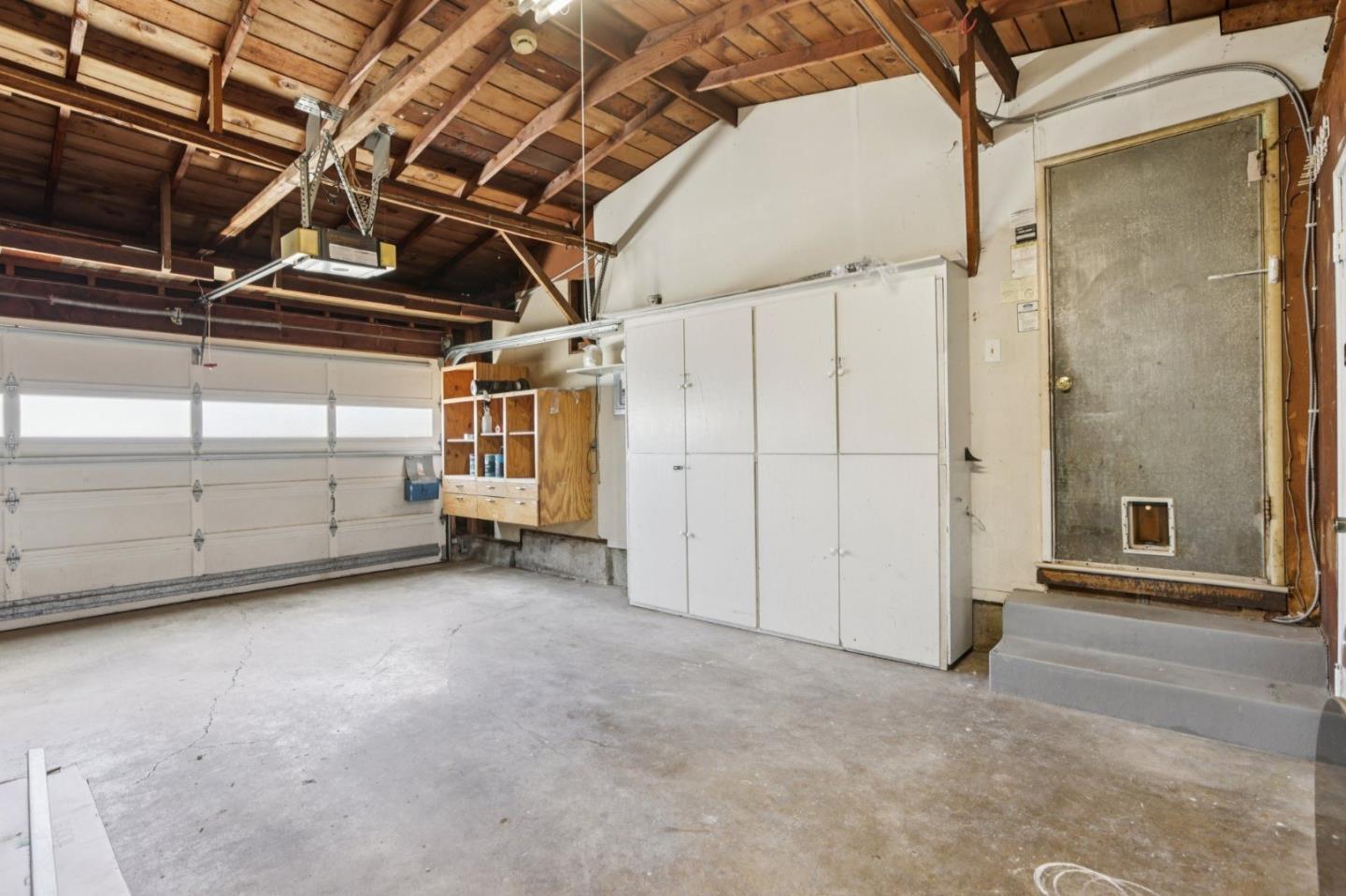 18263 Melrose Avenue