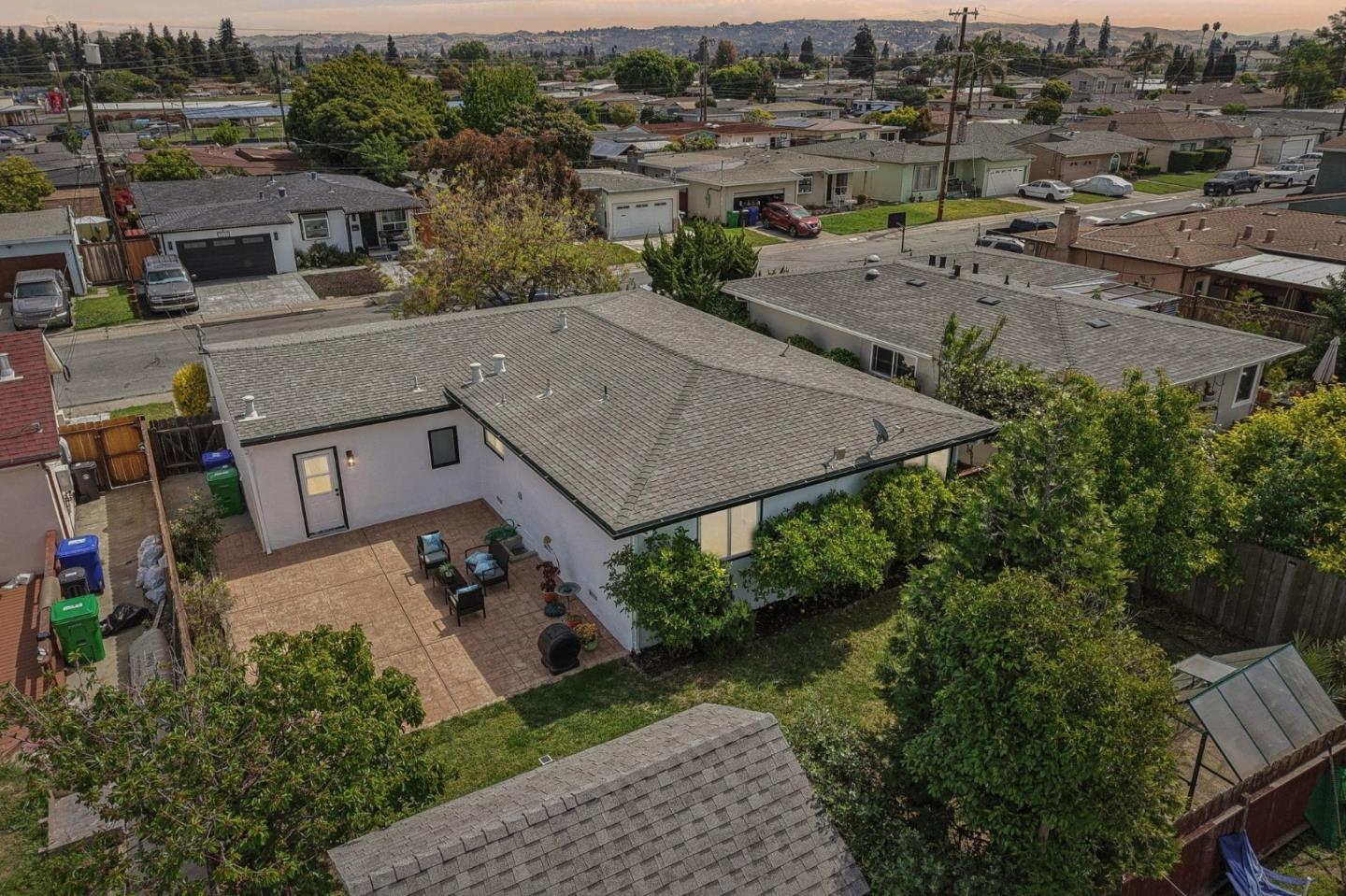 18263 Melrose Avenue