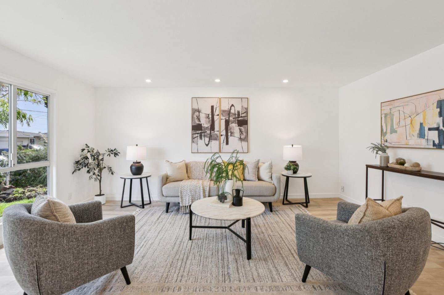 18263 Melrose Avenue