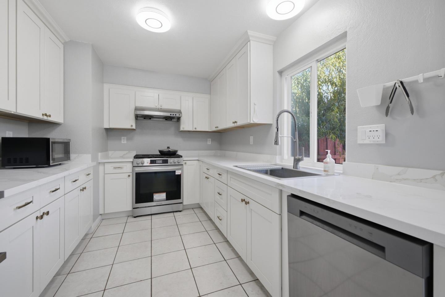 1355 Mcquesten C