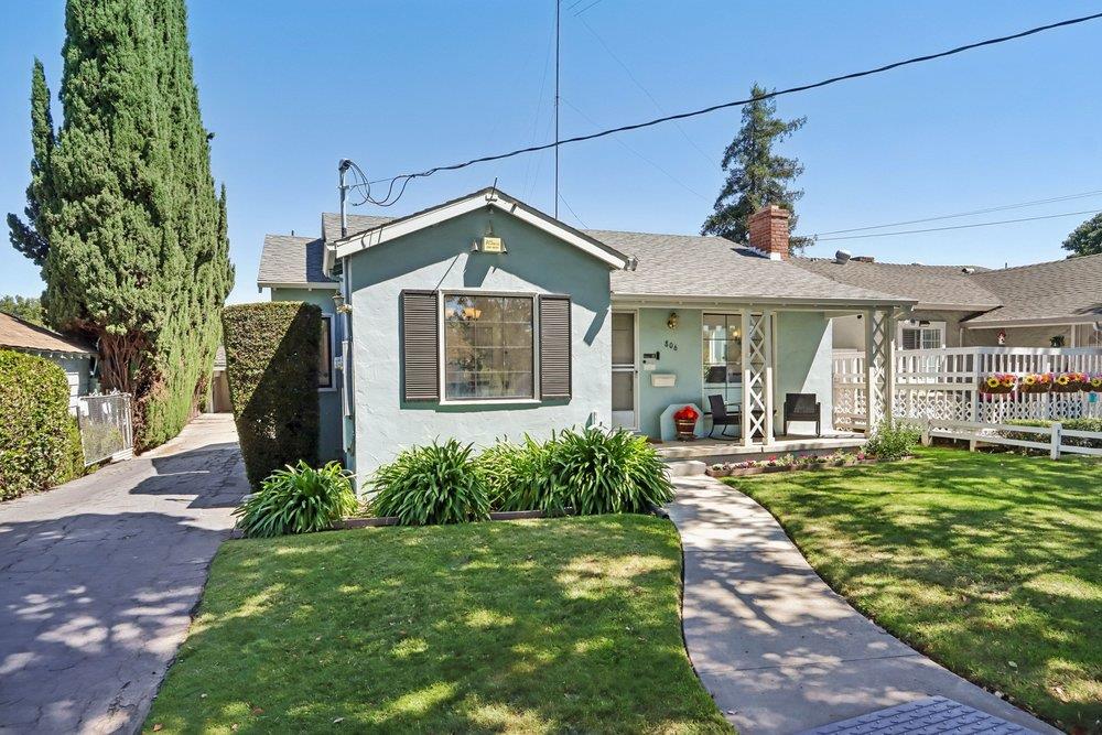 806 Harliss AVE