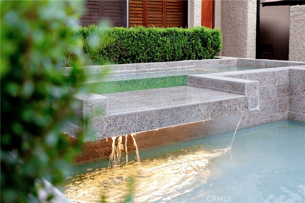 484 E California Boulevard 21