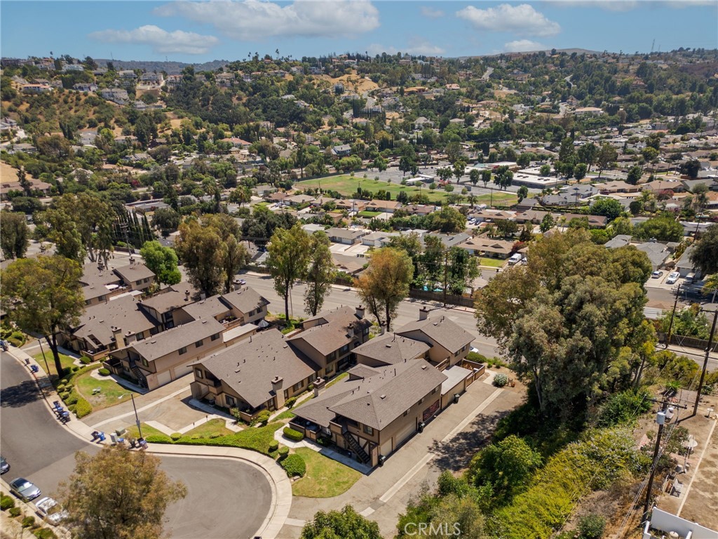 21600 Laurelrim B