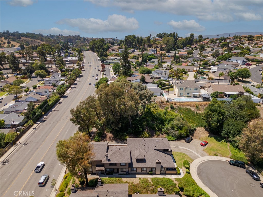 21600 Laurelrim B