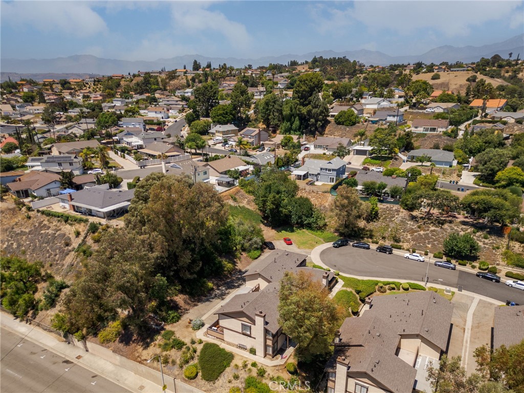 21600 Laurelrim B