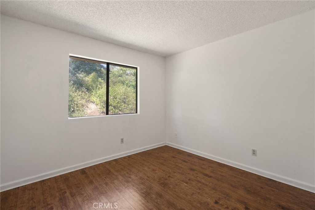 21600 Laurelrim B