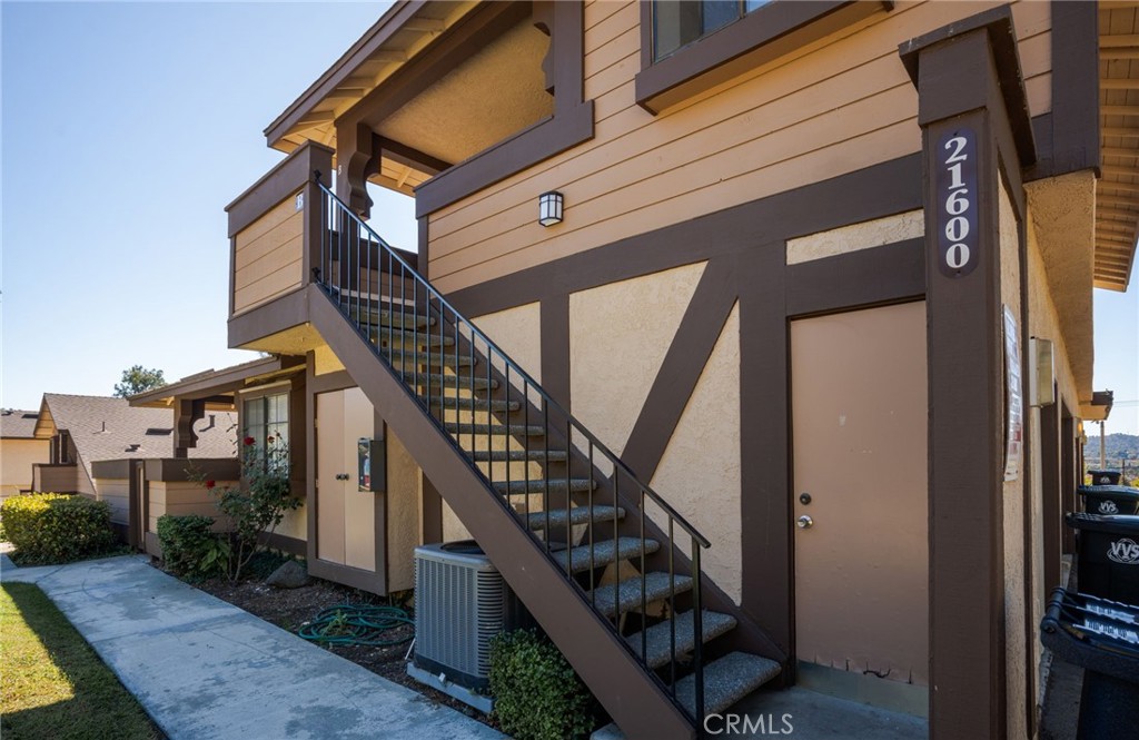 21600 Laurelrim B