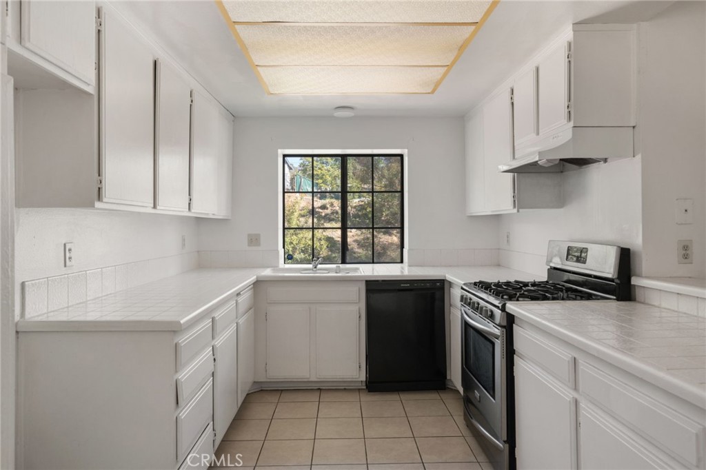21600 Laurelrim B