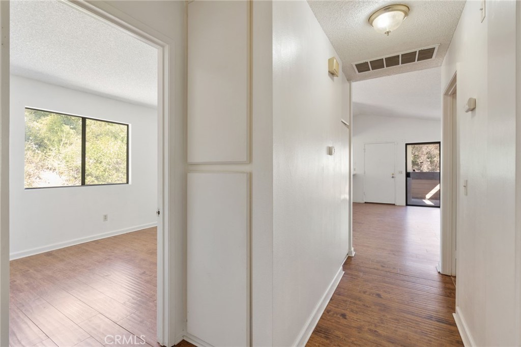 21600 Laurelrim B