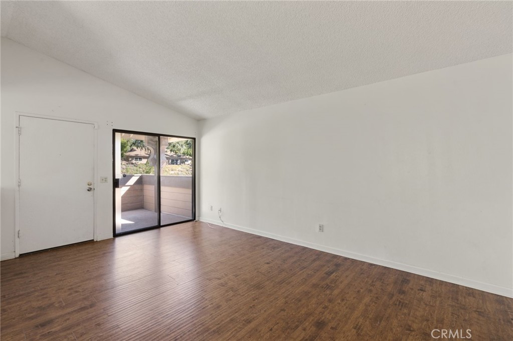 21600 Laurelrim B