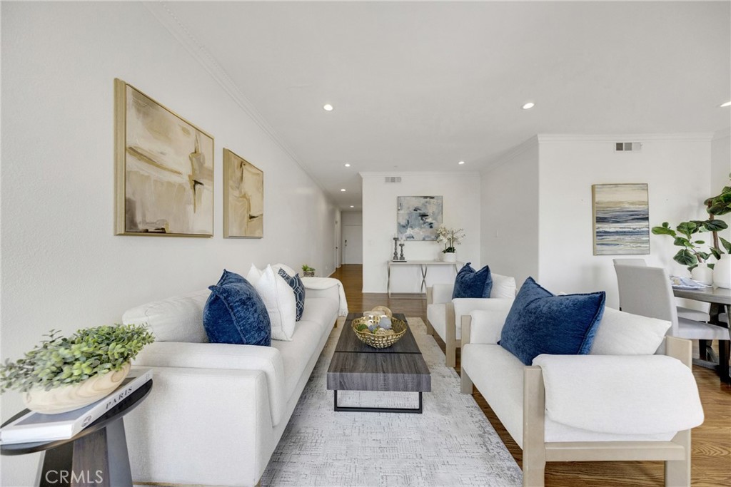 1541 S Bedford 205