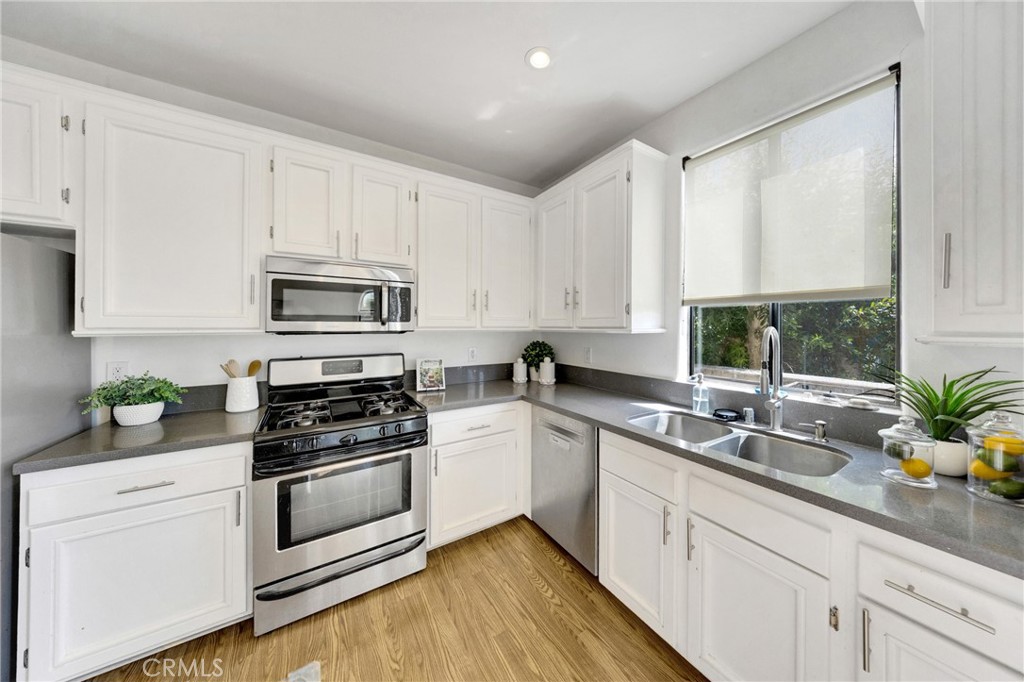 1541 S Bedford 205