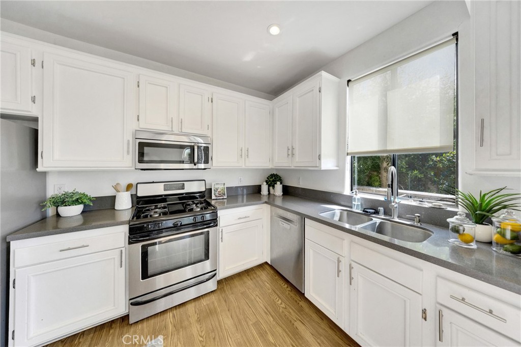 1541 S Bedford 205