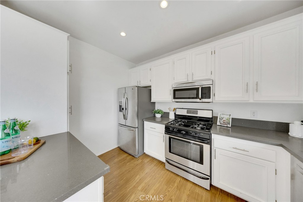1541 S Bedford 205