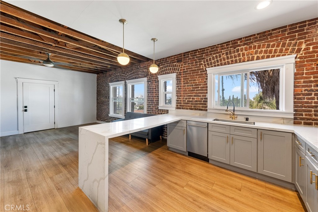 800 Pacific Avenue 401
