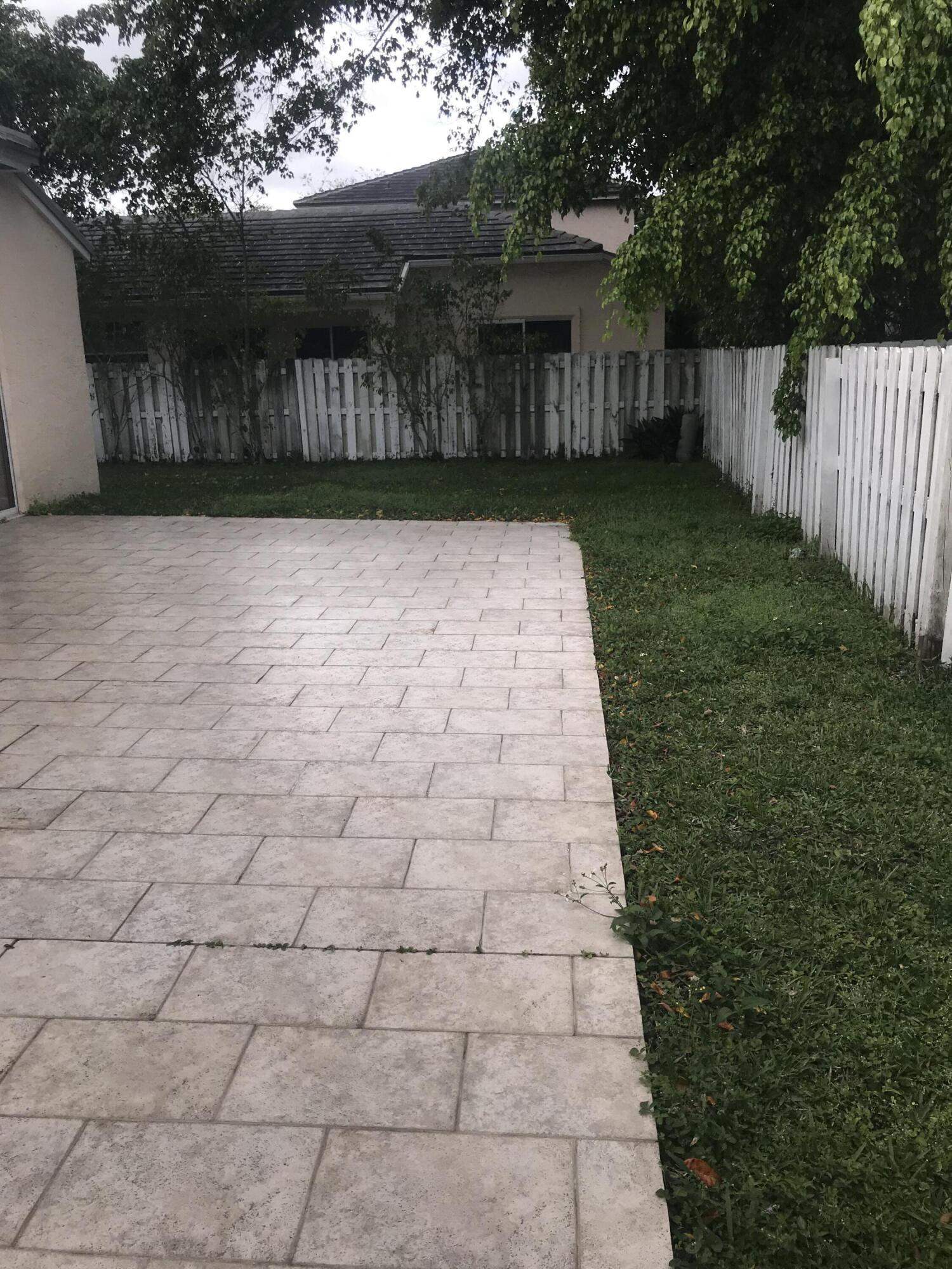 845 NW 98th Avenue