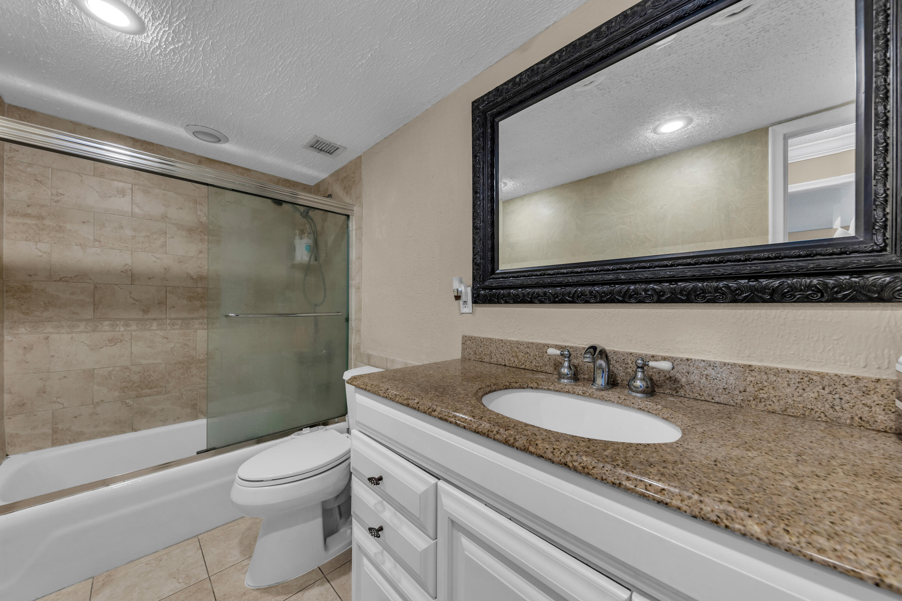 6 ROYAL PALM Way 307