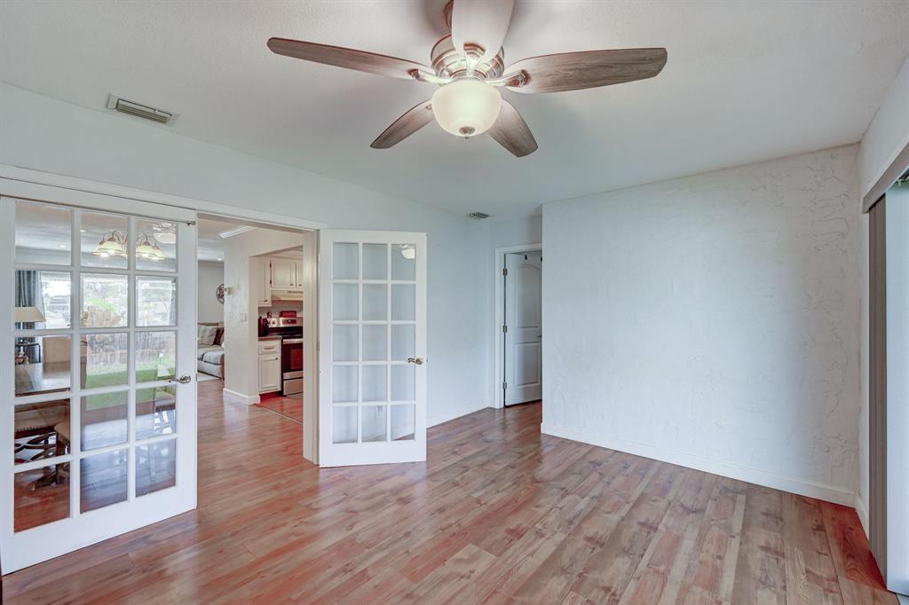 6596 Westwood Boulevard W