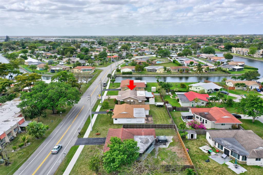 6596 Westwood Boulevard W