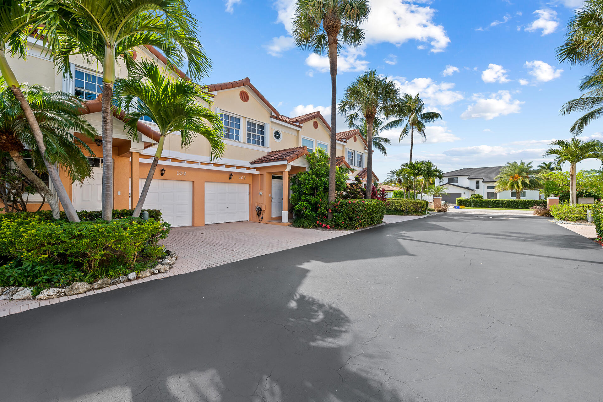 1950 NE 7th Street Unit: 102