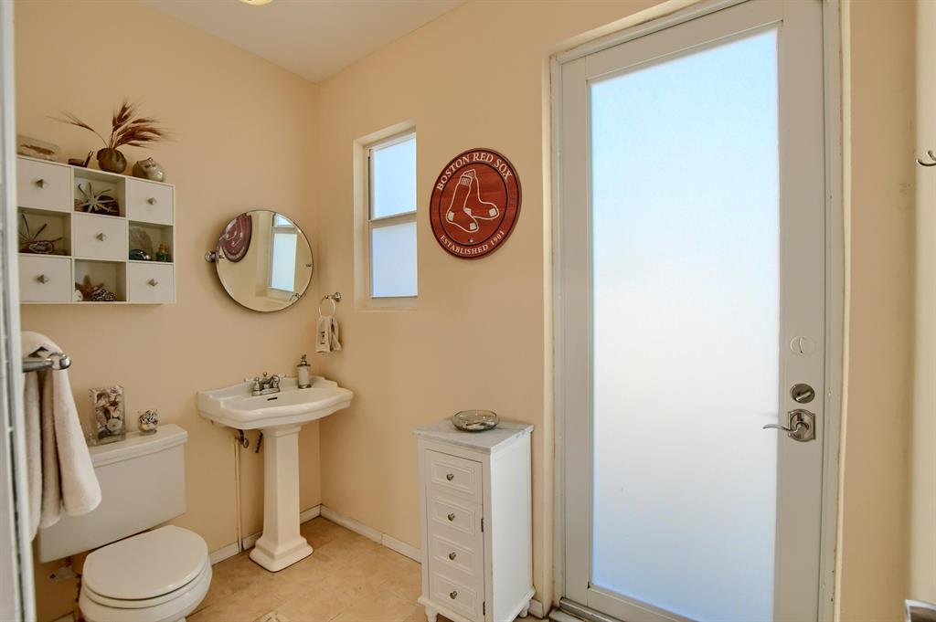 1221 SE 12th Terrace