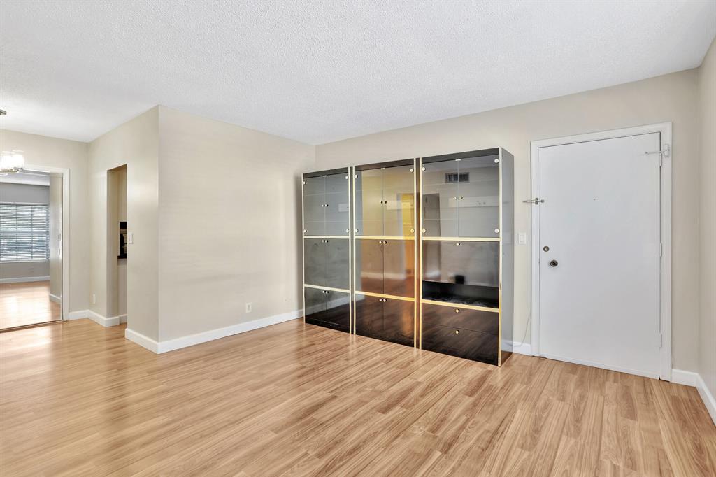 2251 NE 66th Street Unit: 1601