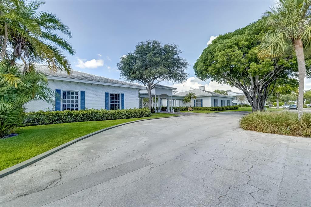 2251 NE 66th Street Unit: 1601