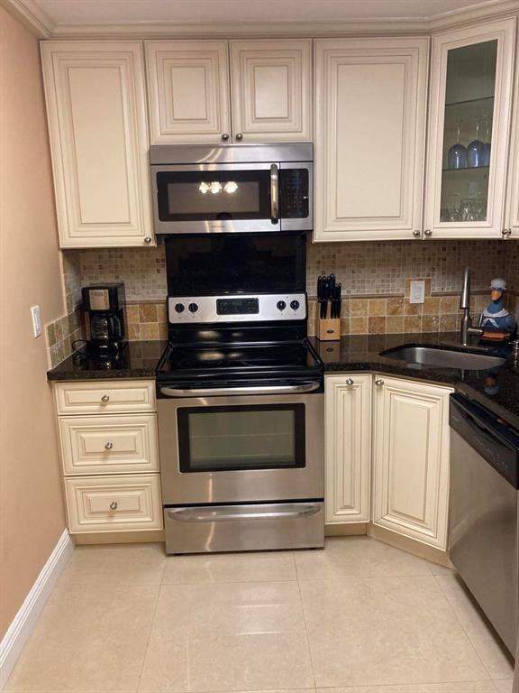 500 Davis Road Unit: 52