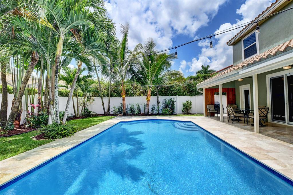 9372 Lake Serena Drive