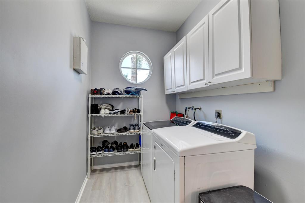 9372 Lake Serena Drive