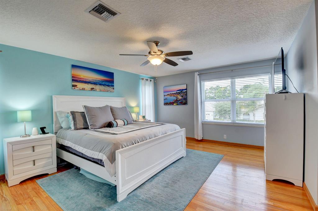 9372 Lake Serena Drive