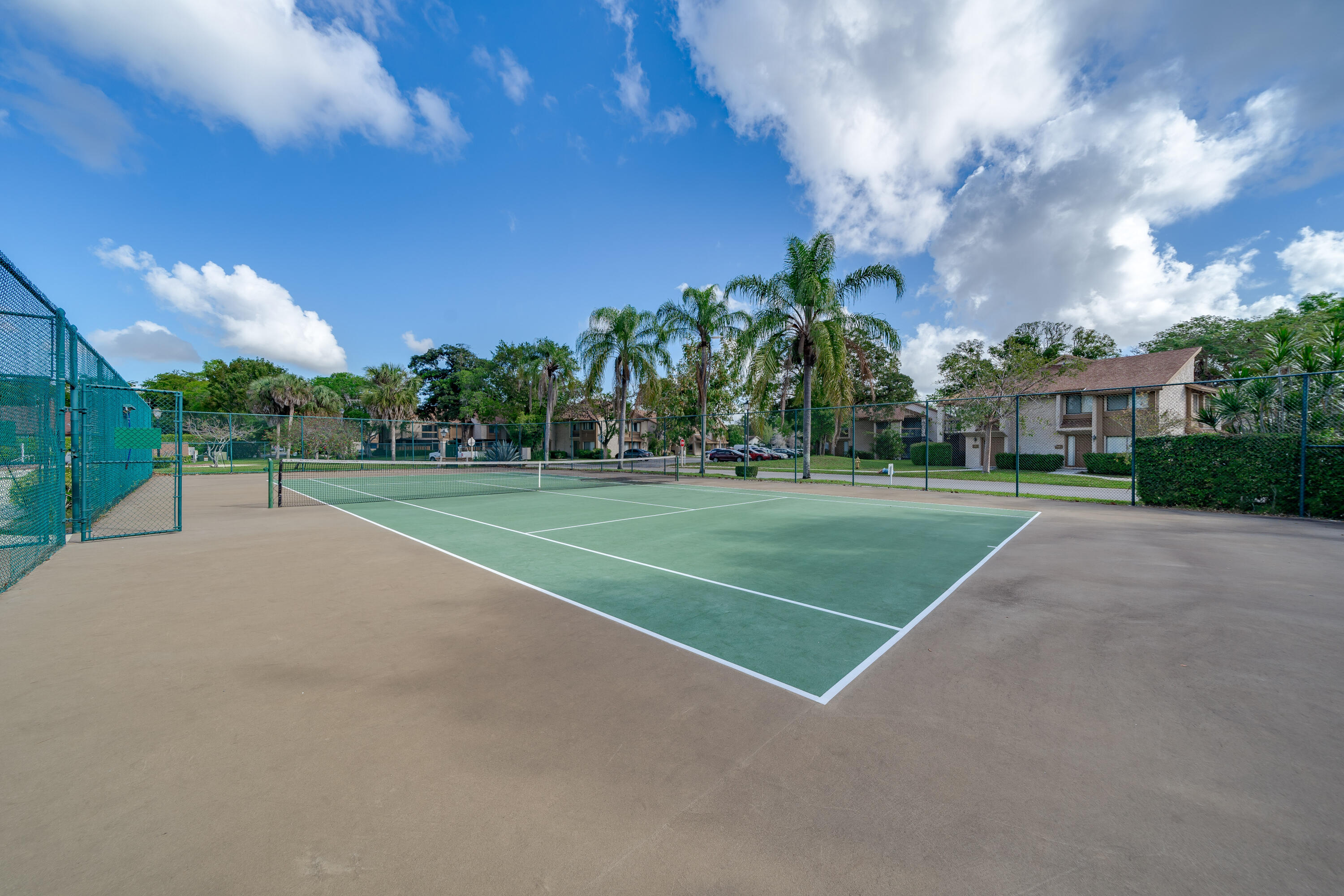 208 Wimbledon Lake Drive Unit: 208