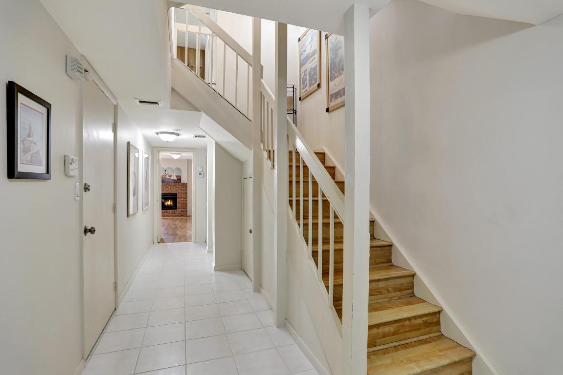 1222 Hillsboro Mile Unit: 17