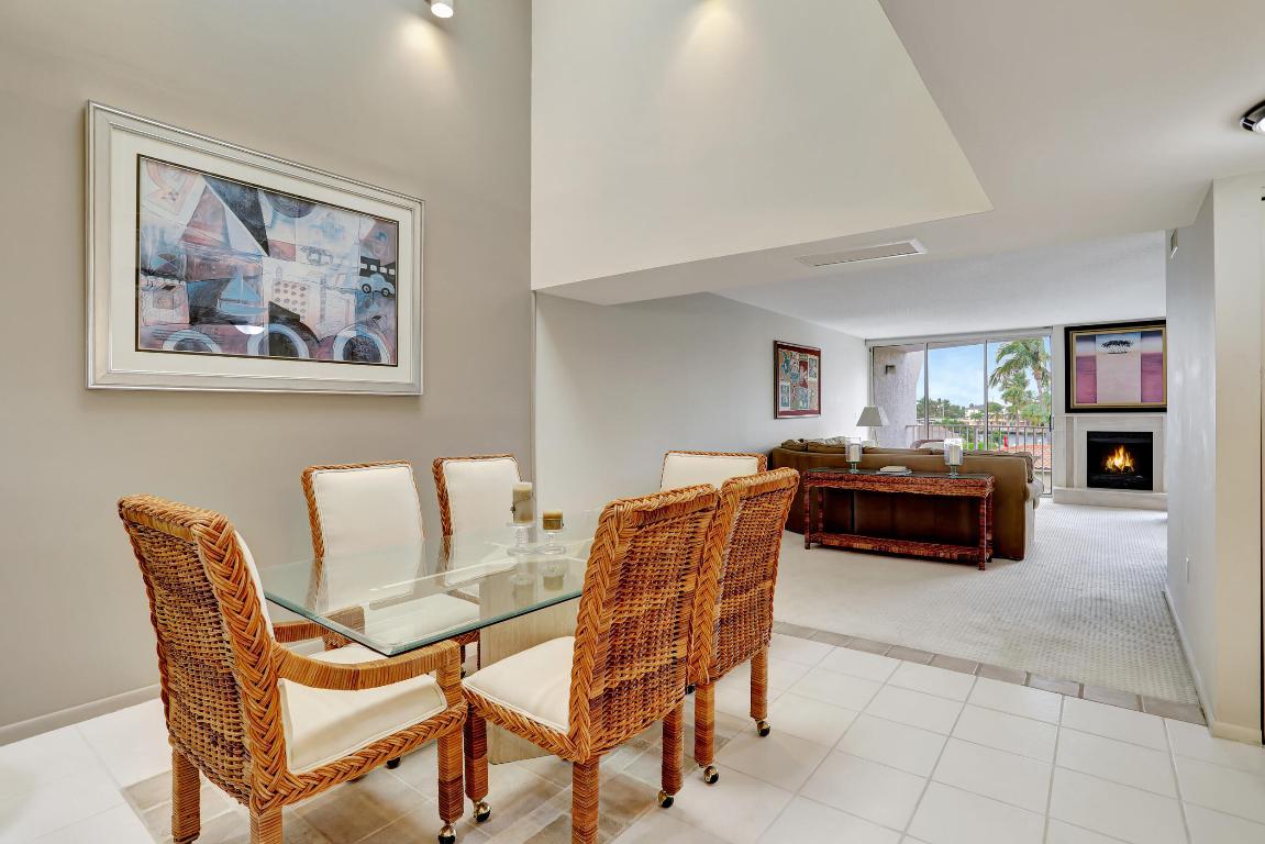 1222 Hillsboro Mile Unit: 17